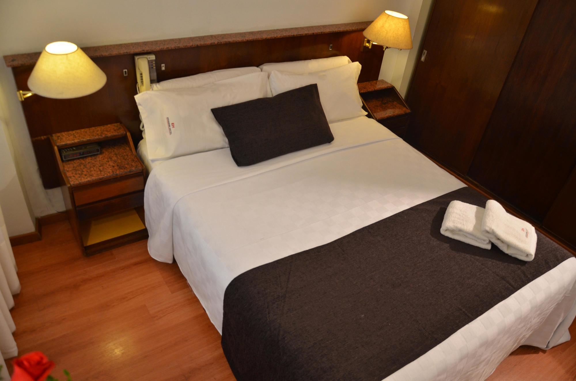 Ecuador Hotel บัวโนสไอเรส ภายนอก รูปภาพ