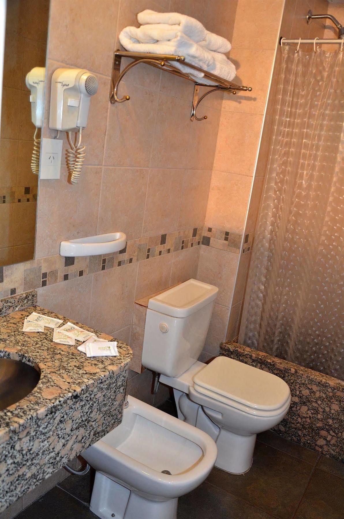 Ecuador Hotel บัวโนสไอเรส ภายนอก รูปภาพ